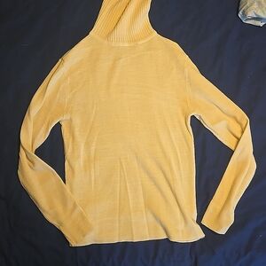 Off white turtleneck sweater size large